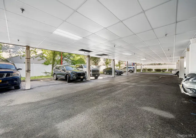 Listing Photo 2 - Condo for sale in building located at 5 Minerva Pl, White Plains, NY 10601 - Unit #2C