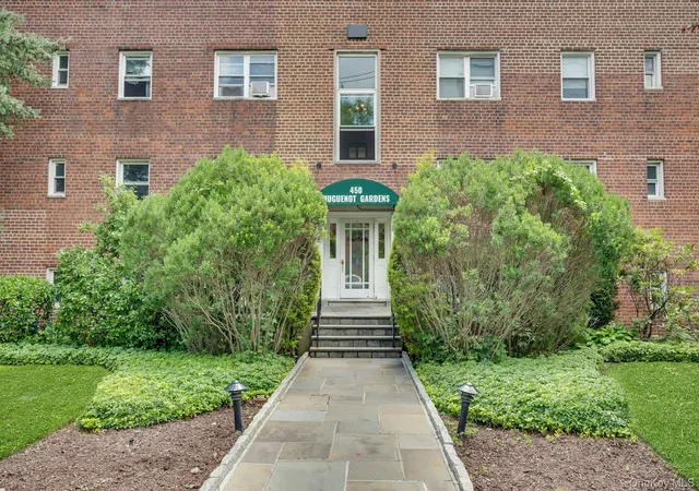 1st image of 450 Pelham Rd #3G, New Rochelle, NY 10805 | MLS# 1034628