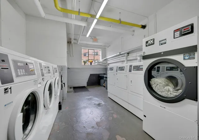2nd image of 450 Pelham Rd, New Rochelle, NY 10805