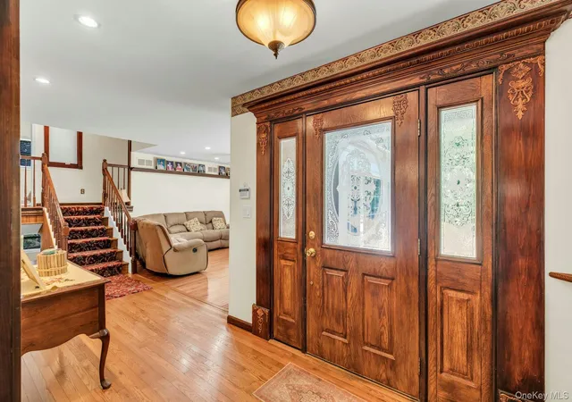 Photo 3 of Single family home for sale at 29 Columbine Ave N, Southampton, NY 11946 | MLS# 1034637 | Listing updated on 2026-10-05