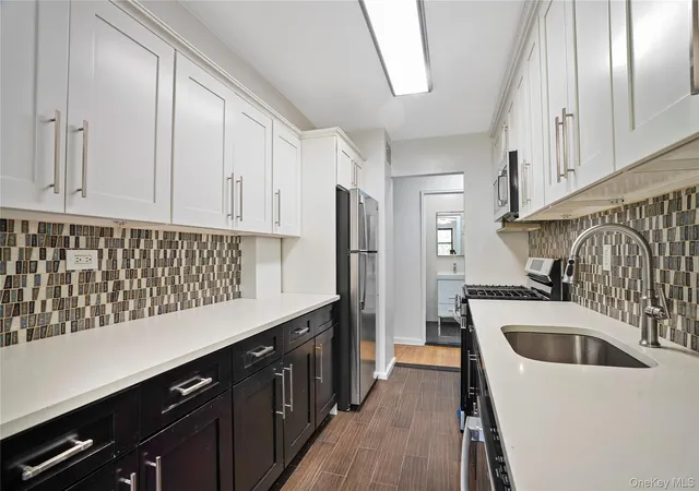 Photo 3 of Sale Pending at 84 10 153rd Avenue #3L, New York, NY 11414 | MLS# 1034638 | Listing updated on 2026-08-28