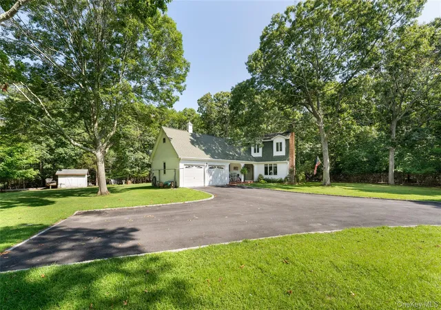 Photo 3 of Single family home for sale at 21 Bay Ave W, Southampton, NY 11946 | MLS# 1034640 | Listing updated on 2026-08-19
