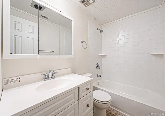 Photo 4 of Sale Pending at 452 Birchwood Rd, Brookhaven, NY 11763 | MLS# 1034641 | Listing updated on 2026-08-28