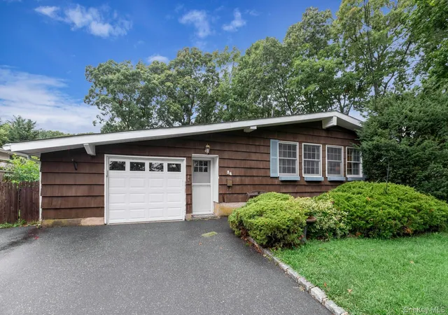 Photo 1 of Sale Pending at 34 Crestwood Ln, Islip, NY 11779 | MLS# 1034658 | Listing updated on 2026-09-18