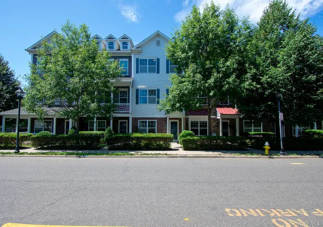 Condo for sale at 7 Lager Ln #7, Brookhaven, NY 11772 | MLS# 1034665
