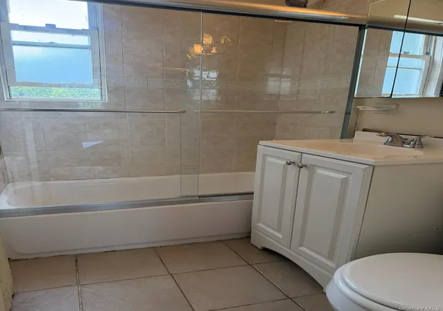 15th image of 25 Edwards St #2 E, North Hempstead, NY 11576 | MLS# 1034676