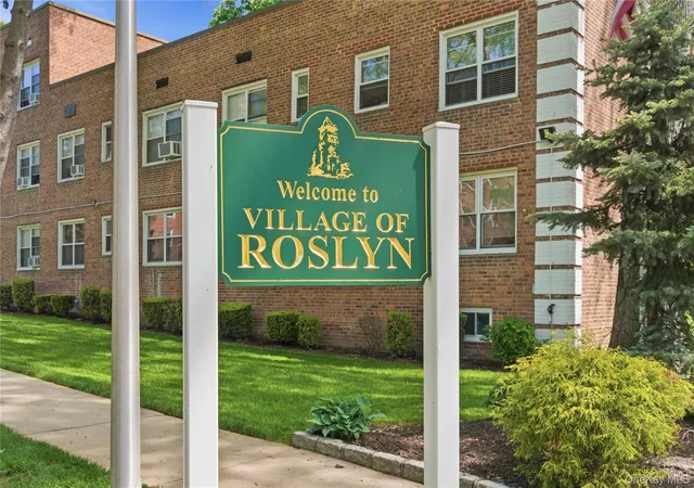 2nd image of 25 Edwards St #2 E, North Hempstead, NY 11576 | MLS# 1034676