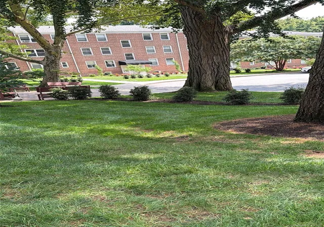 Photo 3 of Sale Pending at 25 Edwards St #2 E, North Hempstead, NY 11577 | MLS# 1034676 | Listing updated on 2026-09-04
