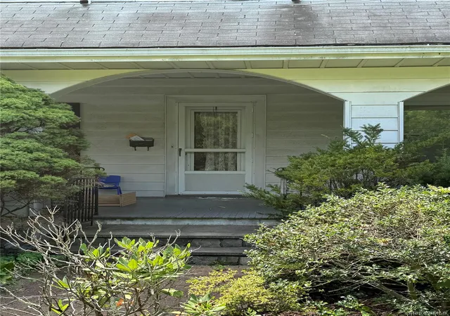 Photo 3 of Sale Pending at 780 Mamaroneck Ave, White Plains, NY 10605 | MLS# 1034679 | Listing updated on 2026-08-27
