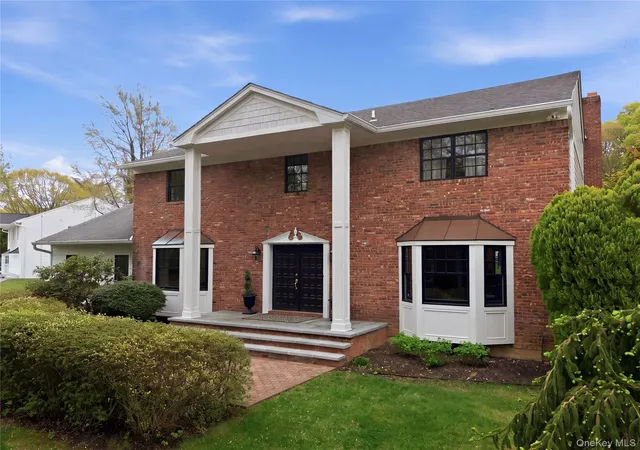 Photo 1 of Single family home for sale at 21 Sleepy Ln, Huntington, NY 11747 | MLS# 1034684 | Listing updated on 2026-08-10