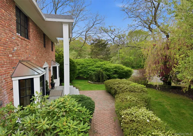 Photo 2 of Single family home for sale at 21 Sleepy Ln, Huntington, NY 11747 | MLS# 1034684 | Listing updated on 2026-08-10