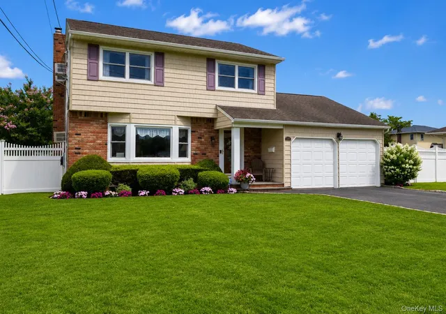 1st image of 1453 10th St, West Babylon, NY 11704 | MLS# 1034685