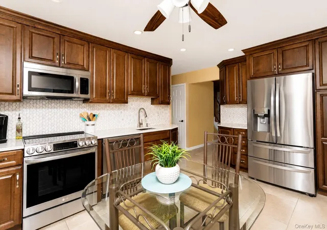 2nd image of 1453 10th St, West Babylon, NY 11704 | MLS# 1034685