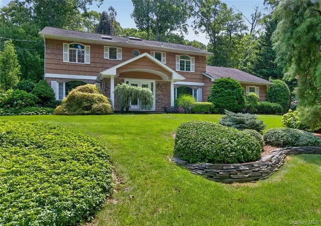 Photo 1 of Sale Pending at 36 Arbor Ln, Huntington, NY 11746 | MLS# 1034699 | Listing updated on 2026-09-07