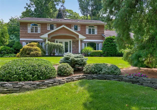 Photo 2 of Sale Pending at 36 Arbor Ln, Huntington, NY 11746 | MLS# 1034699 | Listing updated on 2026-09-07