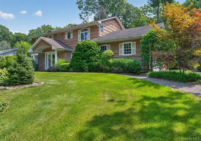 Photo 3 of Sale Pending at 36 Arbor Ln, Huntington, NY 11746 | MLS# 1034699 | Listing updated on 2026-09-07