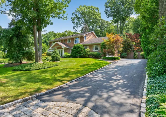 Photo 3 of Sale Pending at 36 Arbor Ln, Huntington, NY 11746 | MLS# 1034699 | Listing updated on 2026-09-07