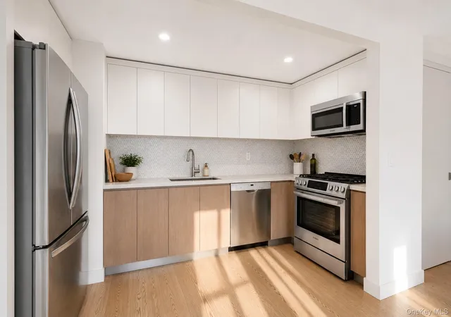 Listing Photo 4 - Condo for sale in building located at 2128 Ocean Ave, New York, NY 11229 - Unit #9D
