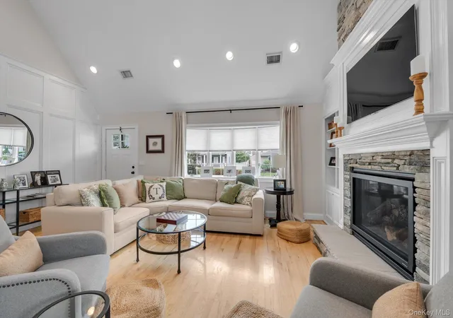 Photo 3 of Sale Pending at 15 James Ave, Oyster Bay, NY 11732 | MLS# 1034712 | Listing updated on 2026-08-25