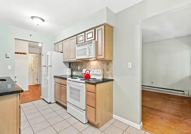 Photo 5 of Condo for sale at 210 Woodland Hills Rd #210, Greenburgh, NY 10603 | MLS# 1034717 | Listing updated on 2026-09-02