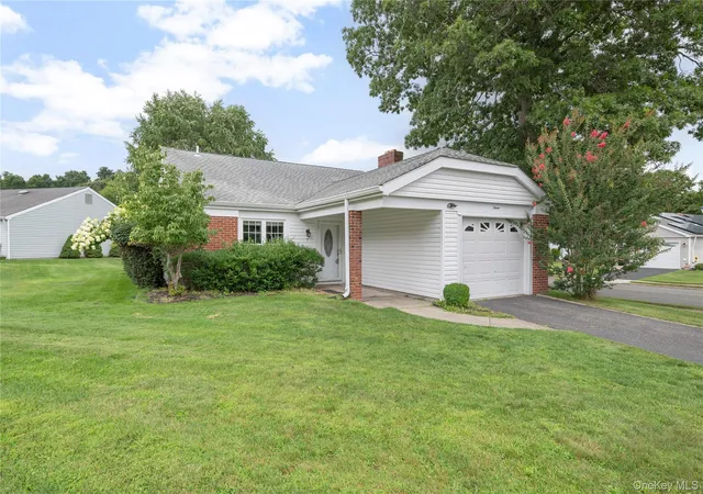 Photo 2 of Condo for sale at 7 Avon Ct, Brookhaven, NY 11961 | MLS# 1034719 | Listing updated on 2026-09-17