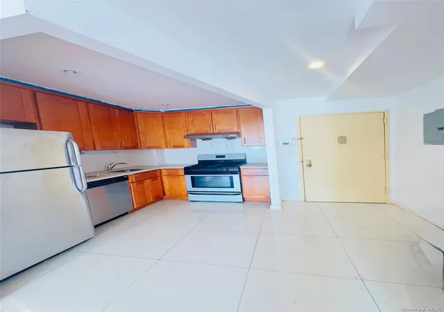 Photo 2 of Condo for sale at 14228 37th Avenue #3D, New York, NY 11354 | MLS# 1034726 | Listing updated on 2026-08-30
