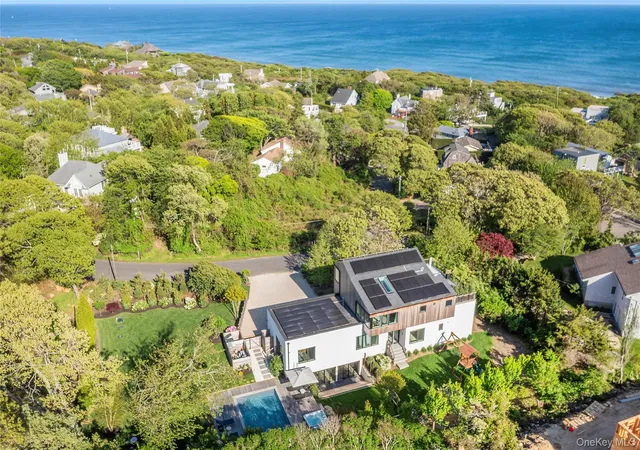 Photo 3 of Single family home for sale at 29 Monroe Dr, East Hampton, NY 11954 | MLS# 1034737 | Listing updated on 2026-08-07