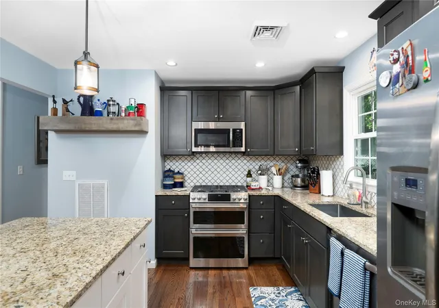 Photo 4 of Single family home for sale at 71 W Pine Rd, Hyde Park, NY 12580 | MLS# 1034739 | Listing updated on 2026-10-07