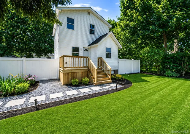 Photo 2 of Sale Pending at 13 Graham Pl, Smithtown, NY 11767 | MLS# 1034746 | Listing updated on 2026-08-26