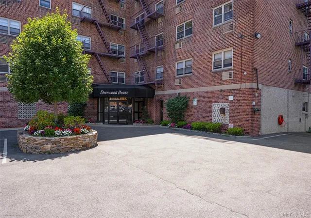 Photo 18 of Sale Pending at 20 Secor Pl #2S, Yonkers, NY 10704 | MLS# 1034749 | Listing updated on 2026-09-03