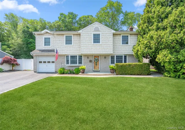 Photo 1 of Sale Pending at 36 Richmond St, Islip, NY 11751 | MLS# 1034783 | Listing updated on 2026-08-19