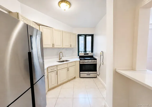 Photo 1 of Condo for sale at 1564 Unionport Rd #5A, New York, NY 10462 | MLS# 1034787 | Listing updated on 2026-08-08