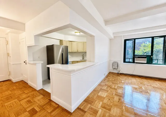 Photo 4 of Condo for sale at 1564 Unionport Rd #5A, New York, NY 10462 | MLS# 1034787 | Listing updated on 2026-10-29