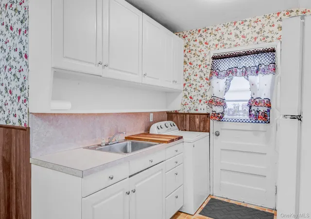 Photo 3 of Single family home for sale at 2715 Falcon Ave, Brookhaven, NY 11763 | MLS# 1034794 | Listing updated on 2026-08-29