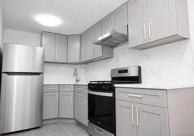 Photo 3 of Condo for sale at 14434 37th Avenue #402, New York, NY 11354 | MLS# 1034795 | Listing updated on 2026-08-09