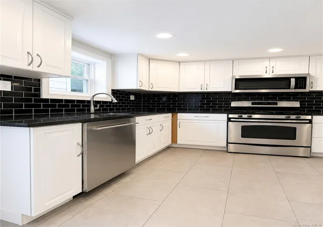 Photo 3 of Multi family home for sale at 21 31 25th Road, New York, NY 11102 | MLS# 1034812 | Listing updated on 2026-08-23