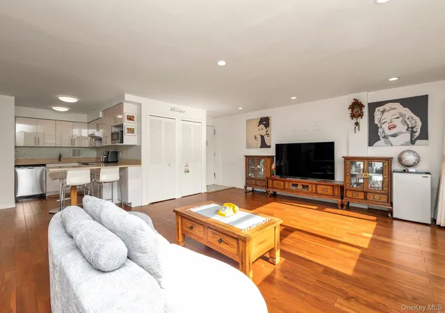 Condo for sale at 10-10 166 Street #6D, New York, NY 11357 | MLS# 1034823