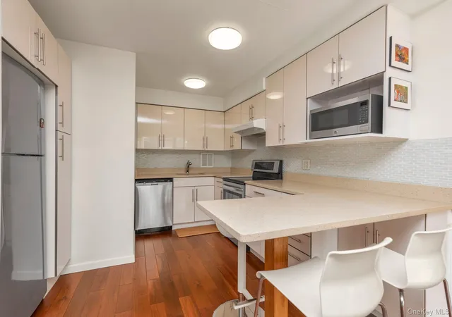 Photo 3 of House for sale at 10-10 166 Street #6D, New York, NY 11357 | MLS# 1034823 | Listing updated on 2026-09-08