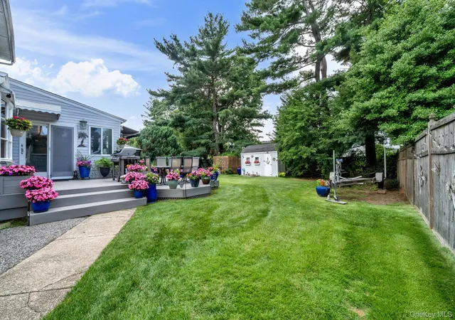 Photo 3 of Sale Pending at 20 Cornwall Ln, Oyster Bay, NY 11801 | MLS# 1034836 | Listing updated on 2026-09-02