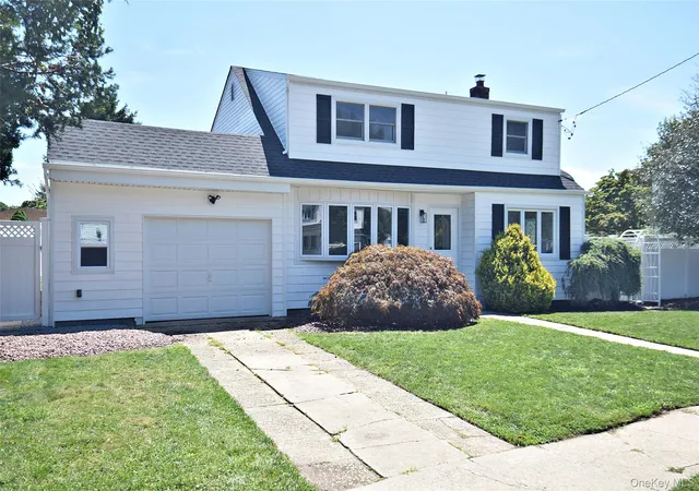 Photo 2 of Single family home for sale at 112 Raynor St, West Babylon, NY 11704 | MLS# 1034844 | Listing updated on 2026-09-28