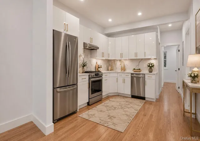 Listing Photo 4 - Condo for sale in building located at 2272 Sedgwick Ave, New York, NY 10468