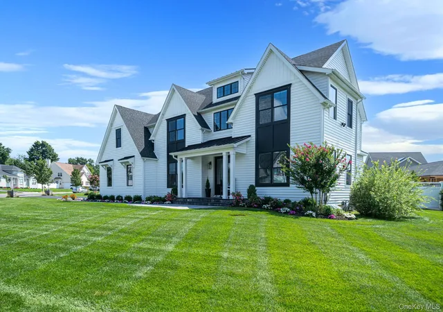 Photo 2 of Sale Pending at 53 Southview Cir, Brookhaven, NY 11755 | MLS# 1034871 | Listing updated on 2026-08-31