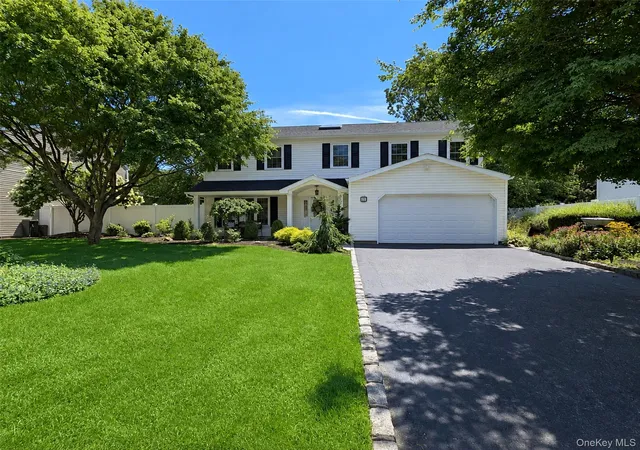 Photo 1 of Sale Pending at 20 Tall Pines Ln, Smithtown, NY 11767 | MLS# 1034937 | Listing updated on 2026-09-02
