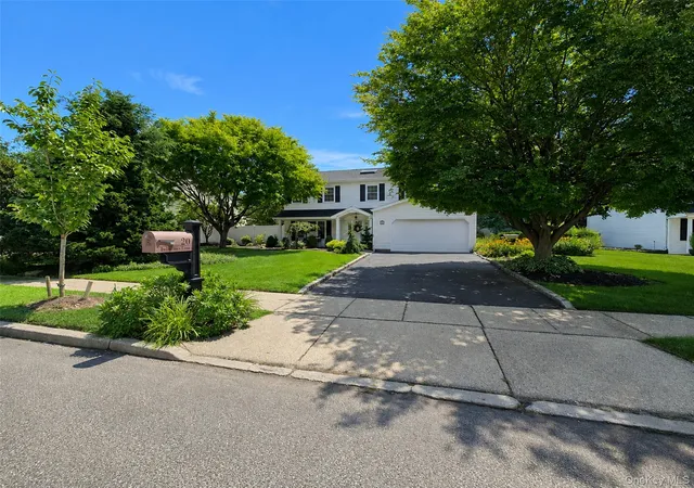 Photo 2 of Sale Pending at 20 Tall Pines Ln, Smithtown, NY 11767 | MLS# 1034937 | Listing updated on 2026-09-02