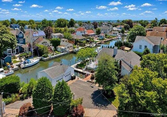 35th image of 8 Stuart Ave, Babylon, NY 11701 | MLS# 1034942
