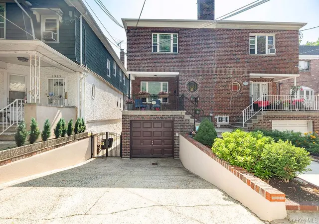 Photo 2 of Single family home for sale at 1915 Fowler Ave, New York, NY 10462 | MLS# 1034953 | Listing updated on 2026-08-06