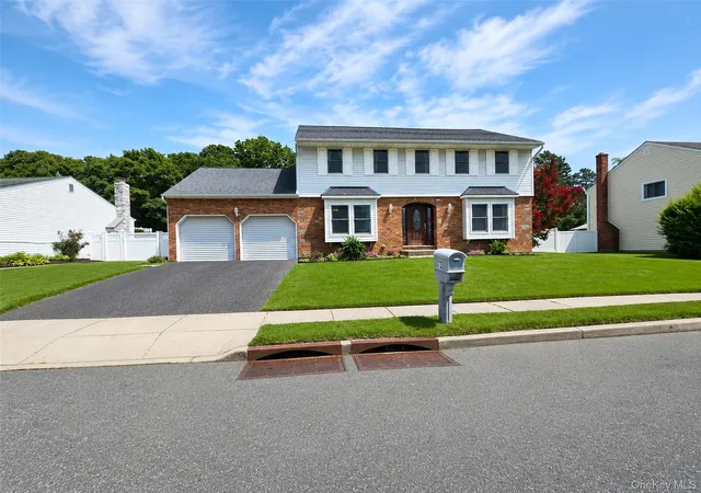 Photo 1 of Single family home for sale at 73 Springmeadow Dr, Islip, NY 11741 | MLS# 1034957 | Listing updated on 2026-08-30