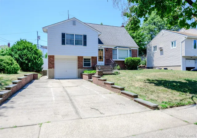 Photo 1 of Sale Pending at 87 Central Park Rd, Oyster Bay, NY 11803 | MLS# 1034997 | Listing updated on 2026-08-26