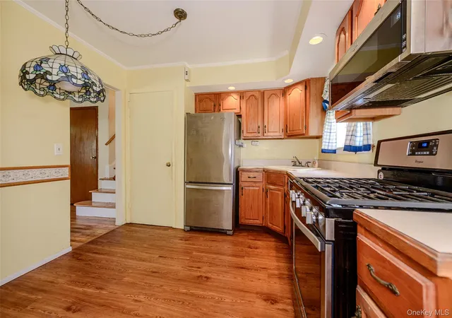 Photo 3 of Sale Pending at 87 Central Park Rd, Oyster Bay, NY 11803 | MLS# 1034997 | Listing updated on 2026-08-26