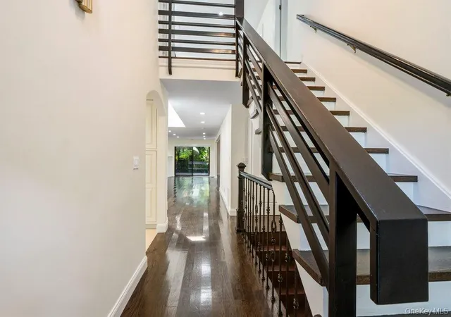 Photo 2 of Condo for sale at 11 Pony Cir, North Hempstead, NY 11577 | MLS# 1034998 | Listing updated on 2026-09-26